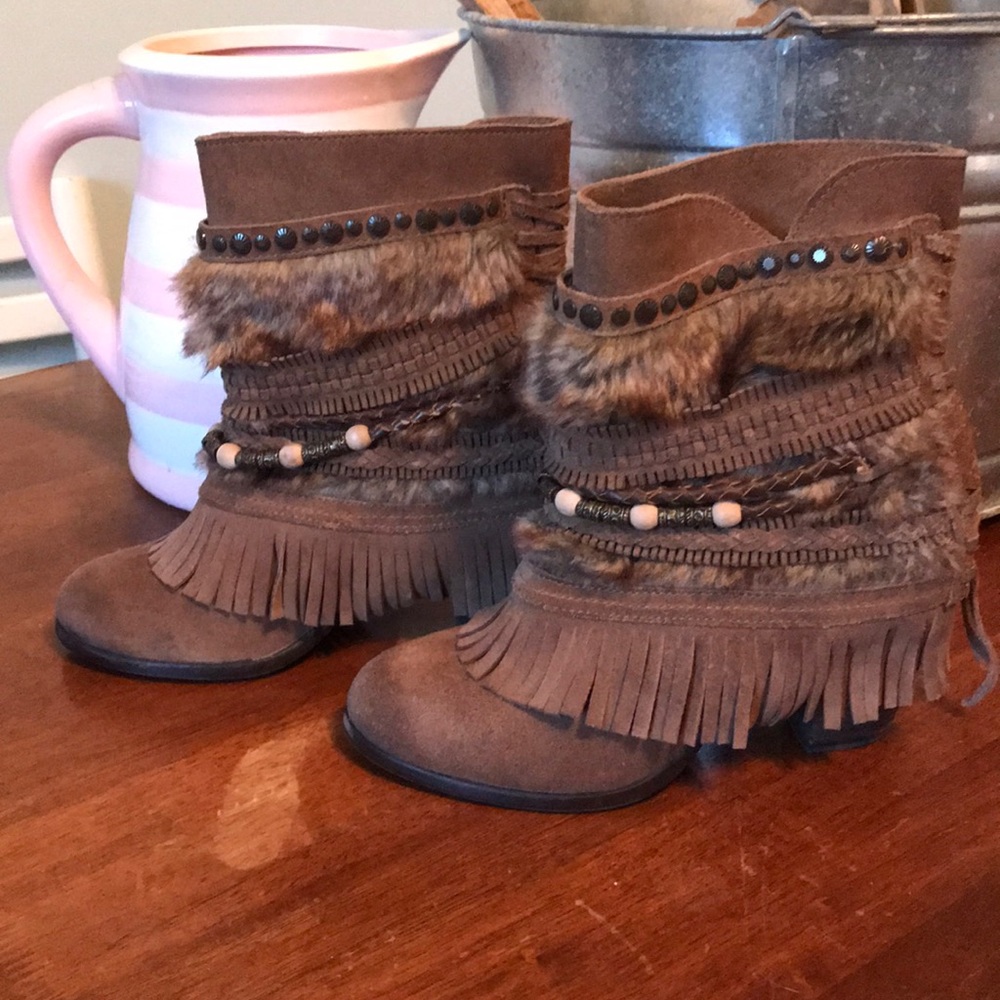 Naughty Monkey suede fringe boots like new size 6